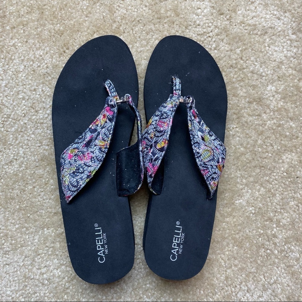 Capelli New York Sparkle Thong Platform Sandals 9